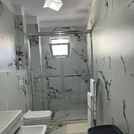 Apartman Spacious Apartment-balcony-close Bus Station-self Checkin 24hr-30 Min Airport Tirana