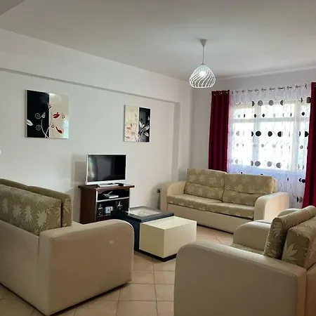 Spacious Apartment-balcony-close Bus Station-self Checkin 24hr-30 Min Airport
