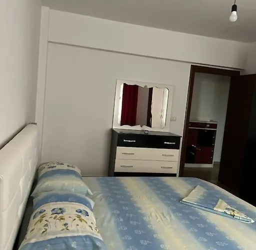 Spacious Apartment-balcony-close Bus Station-self Checkin 24hr-30 Min Airport شقة تيرانا