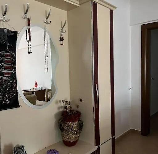 Spacious Apartment-balcony-close Bus Station-self Checkin 24hr-30 Min Airport شقة تيرانا